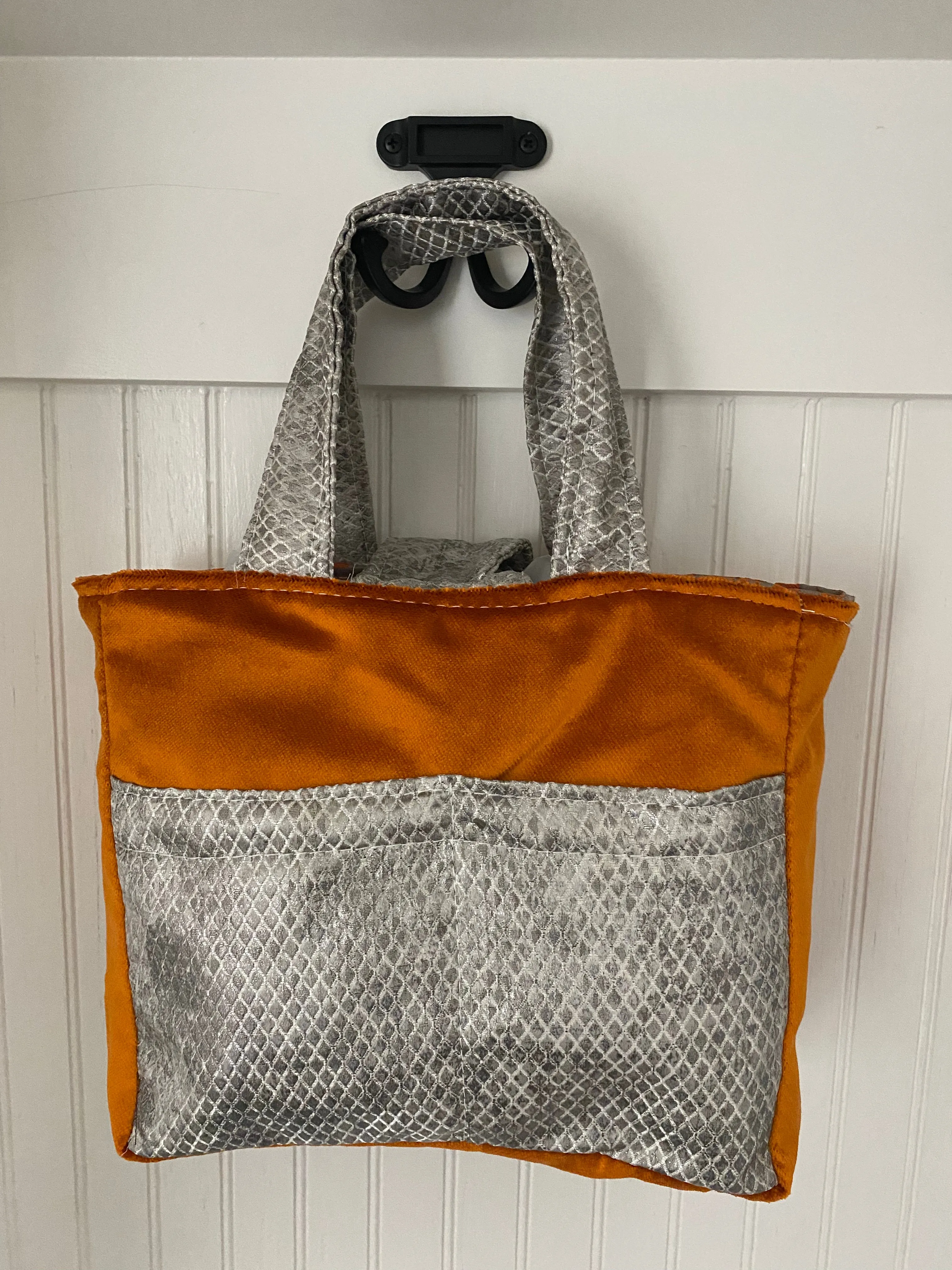 101895 Bible Bag - Silver Skin