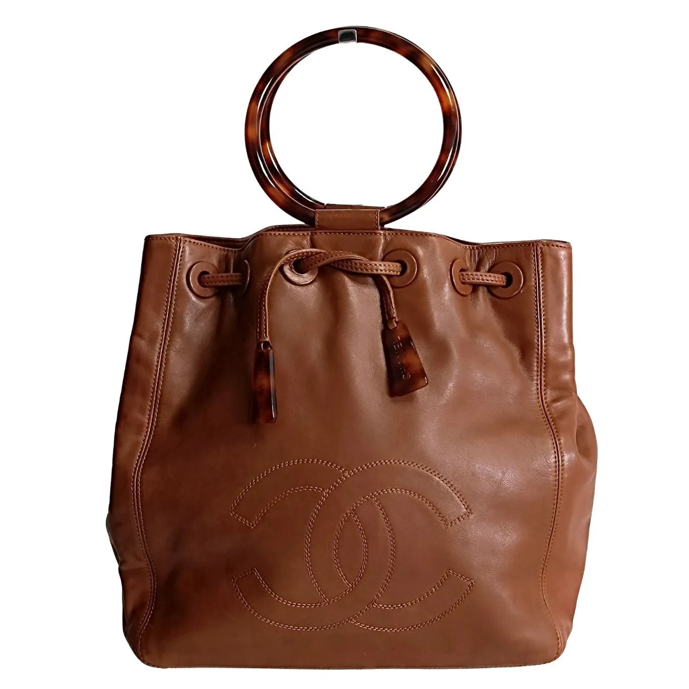 Chanel Chanel bucket style handbag with drawstring in leather and bone - '10s