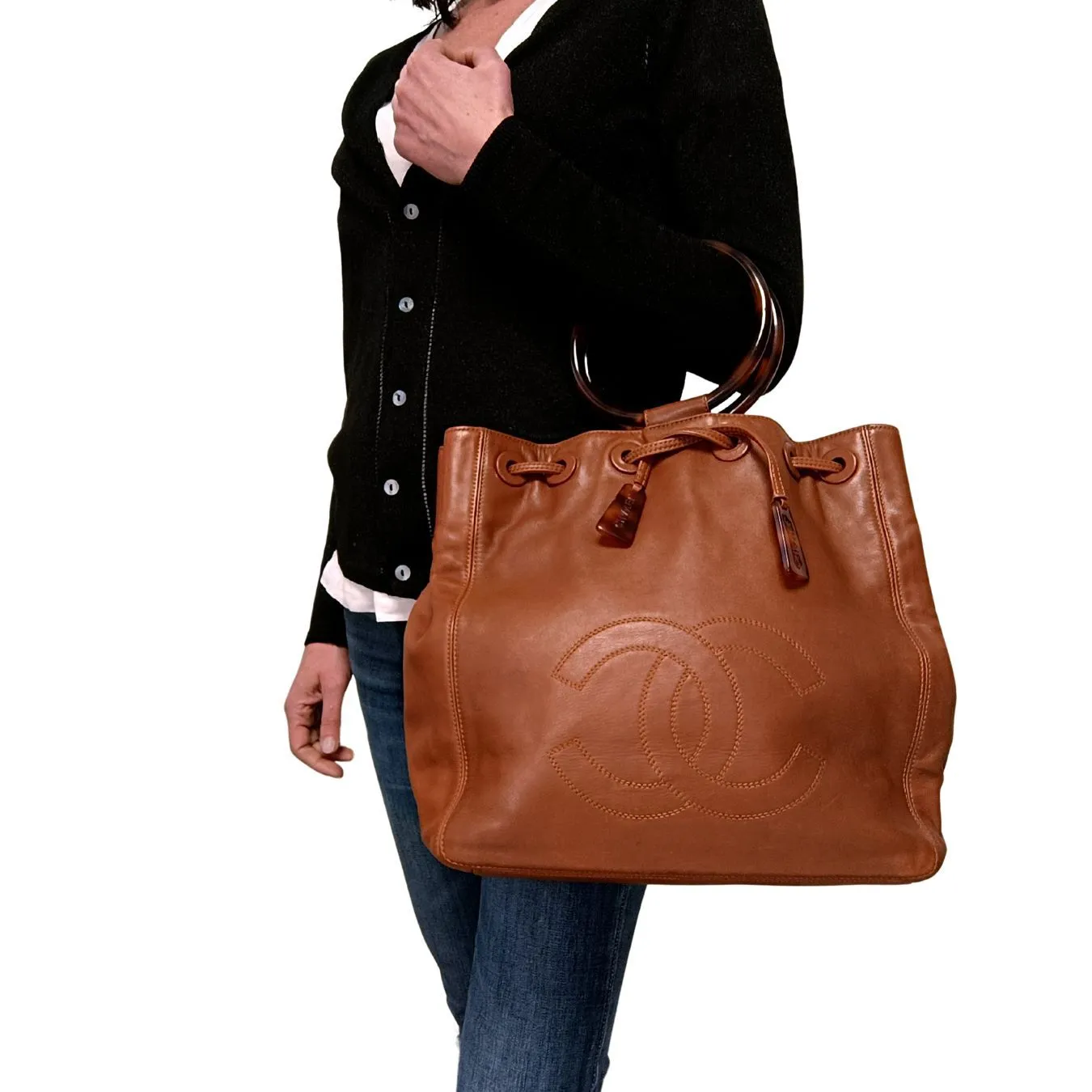Chanel Chanel bucket style handbag with drawstring in leather and bone - '10s