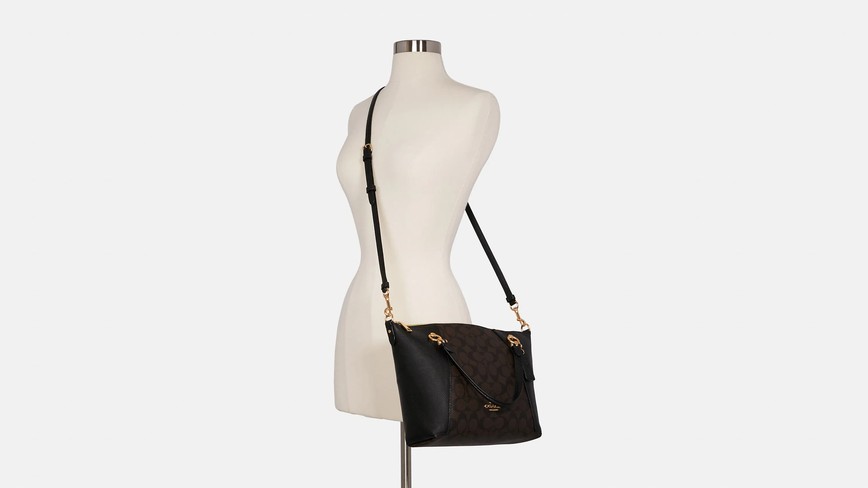 C.O.A.C.H.Kacey Satchel In Signature Canvas HANDBAG