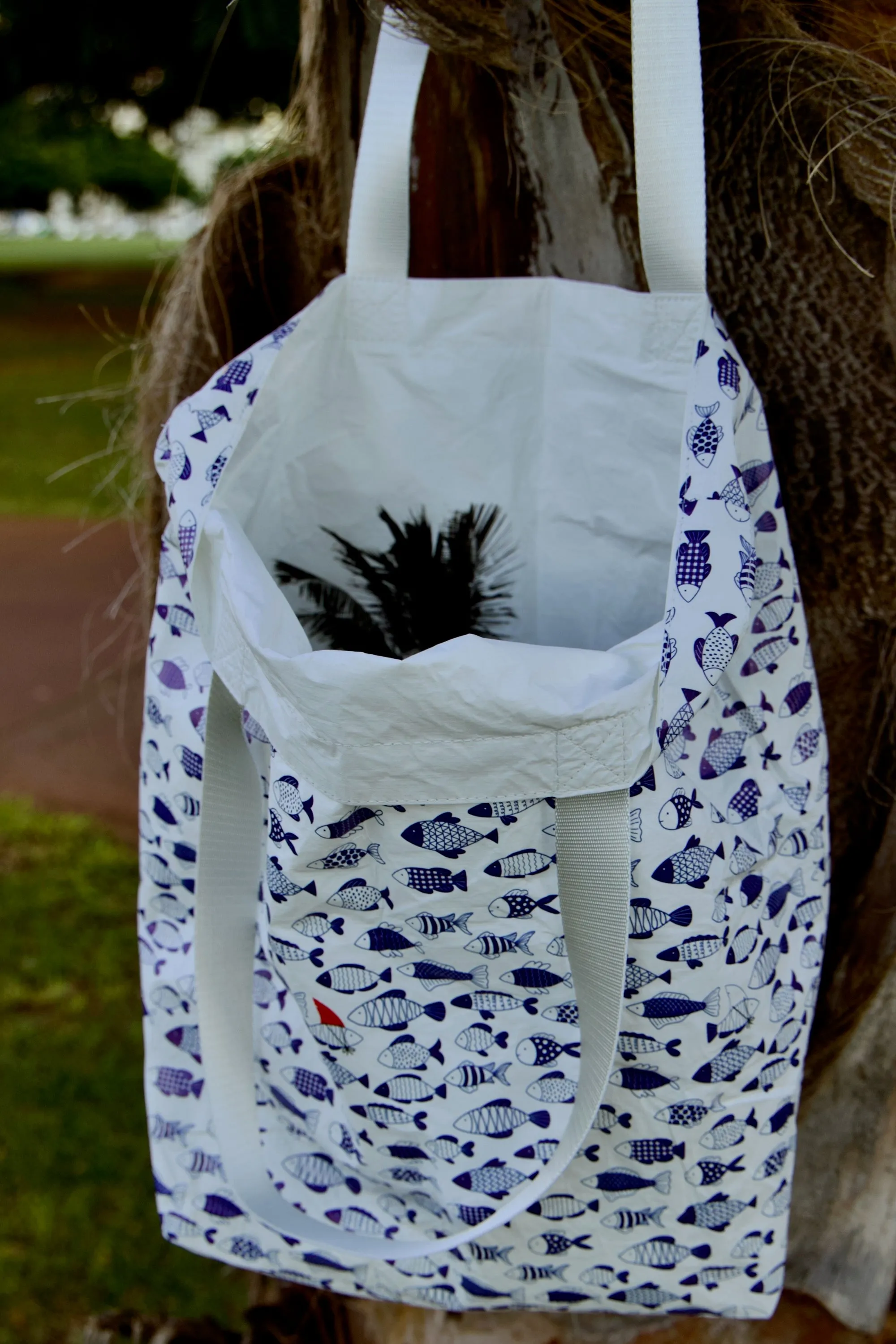 Hawaii Tote Coco Palms Hawaii Kai & Shark Fin Fish (Reversible)