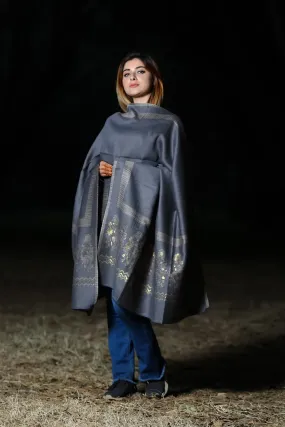 LAVISHING ASH GREY COLOUR ZARI KASHMIRI SHAWL DEFINES ROYAL AND LUXURIOUS EXTREMELY COMFORTABLE FOR ALL EVENTS