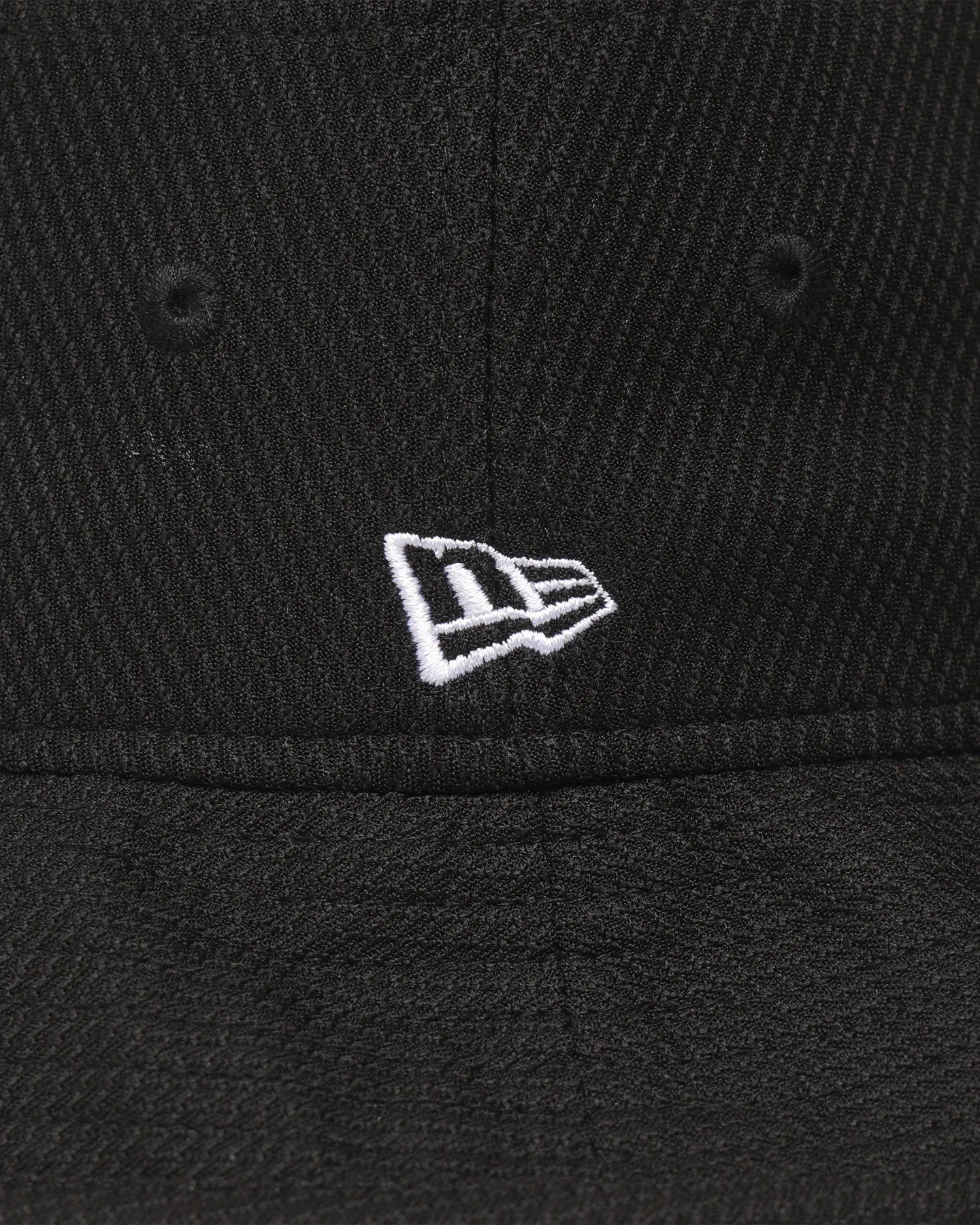New Era New York Yankees Water Resistant Bucket Hat Black/Original Team Colours