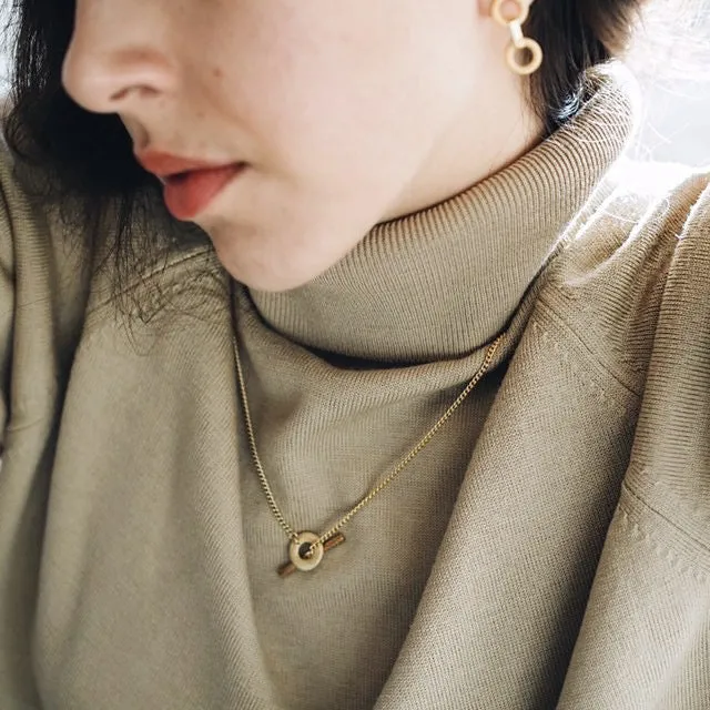 Weol Loop Chunky T Bar Necklace